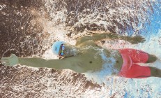 开云在线直播-绝境翻盘！高诗岩导演上海奇迹，本土后卫的逆袭之夜