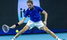 开云体育直播-包含澳网鏖战蒙特卡洛大师赛，梅德韦杰夫状态火热的词条