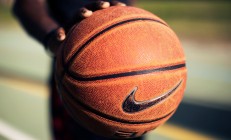 开云体育下载-东决关键战之夜，阿拉巴贡献制胜表现