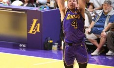 开云体育中国-包含篮球明星全明星赛表现突出，球迷热议的词条