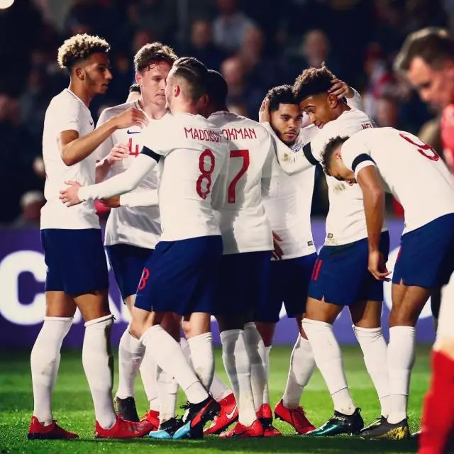 包含日本队碾压英格兰队，波尔高光表现的词条