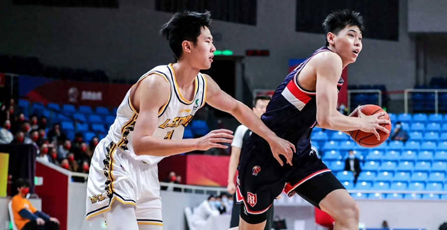 广州队球员表现出色获得胜利