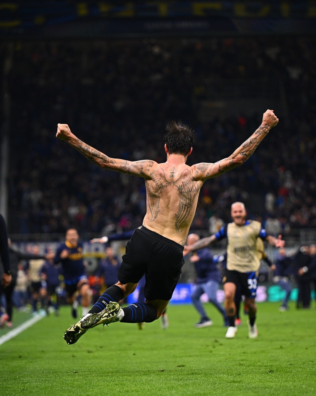 包含瓦朗谢纳法甲联赛力挽狂澜绝地反击的词条