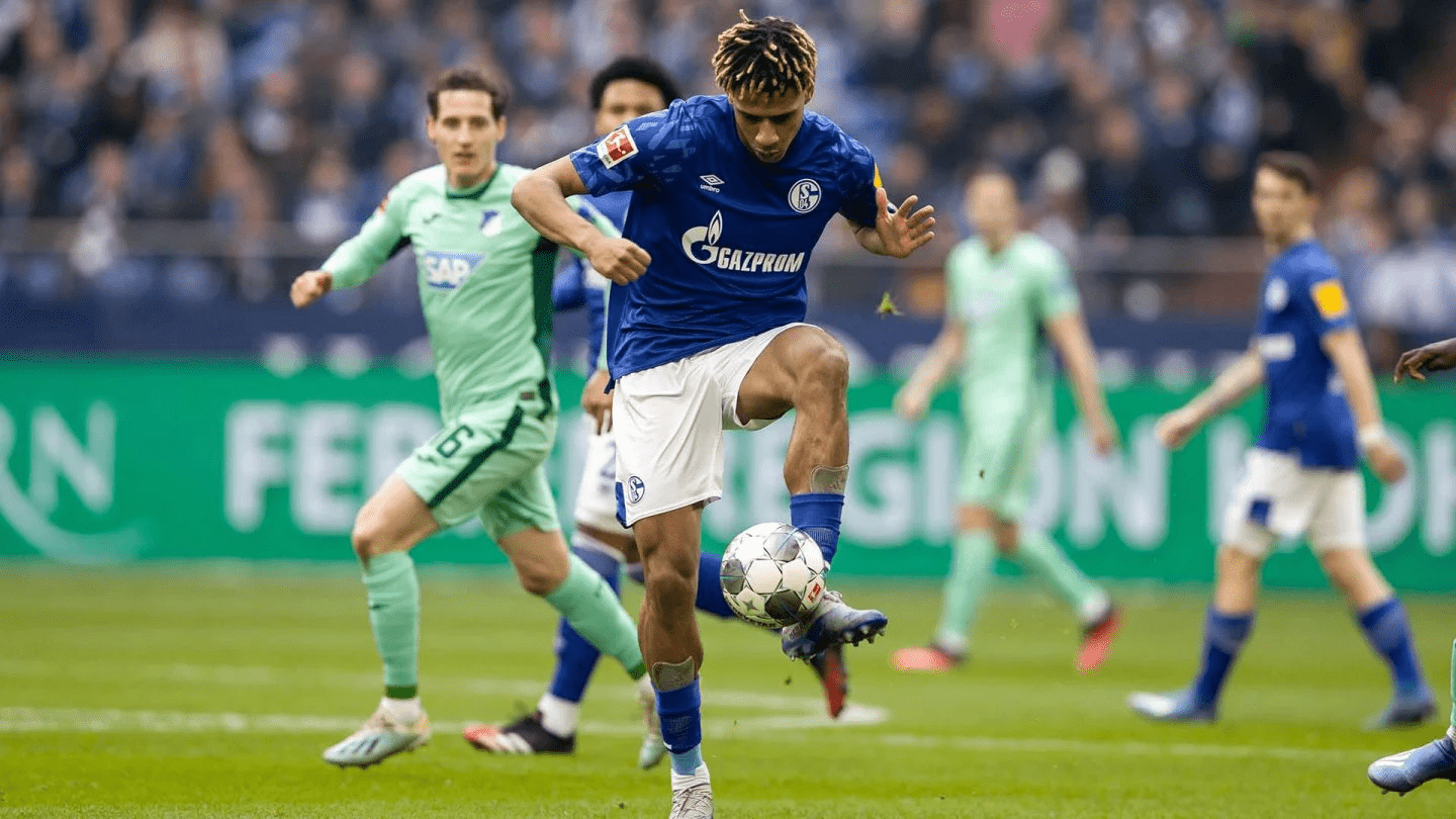 沙尔克遭遇连败，球队危机加剧的简单介绍