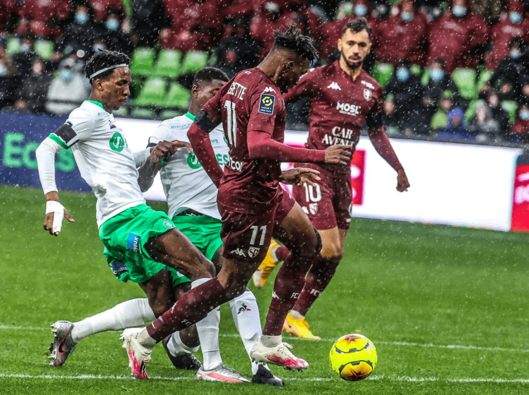 圣埃蒂安客场战胜对手，取得关键胜利