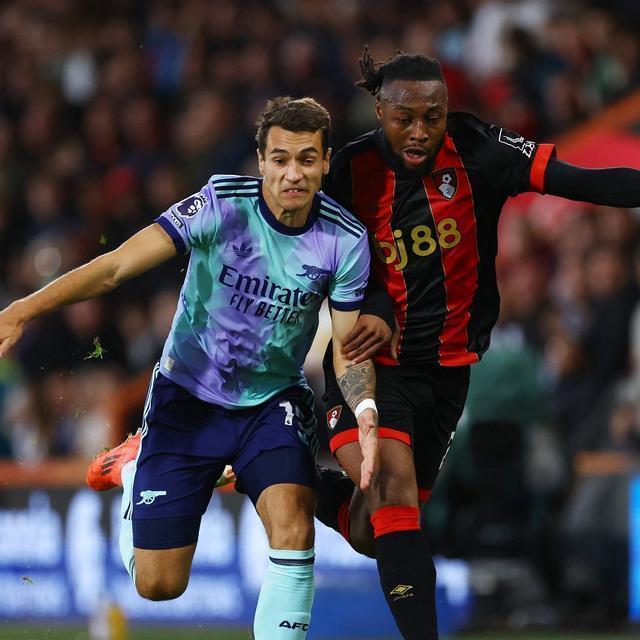 南极后卫因红牌禁赛错过关键比赛