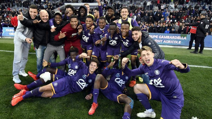 里昂主帅青训青训，球队产业链受瞩目的简单介绍