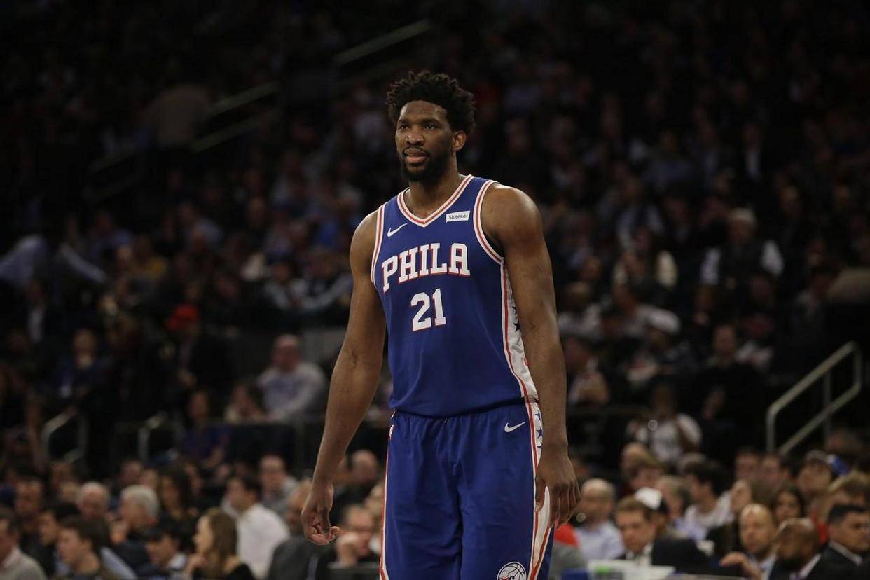 关于篮网横扫黄蜂，恩比德三分雨点燃全场的信息