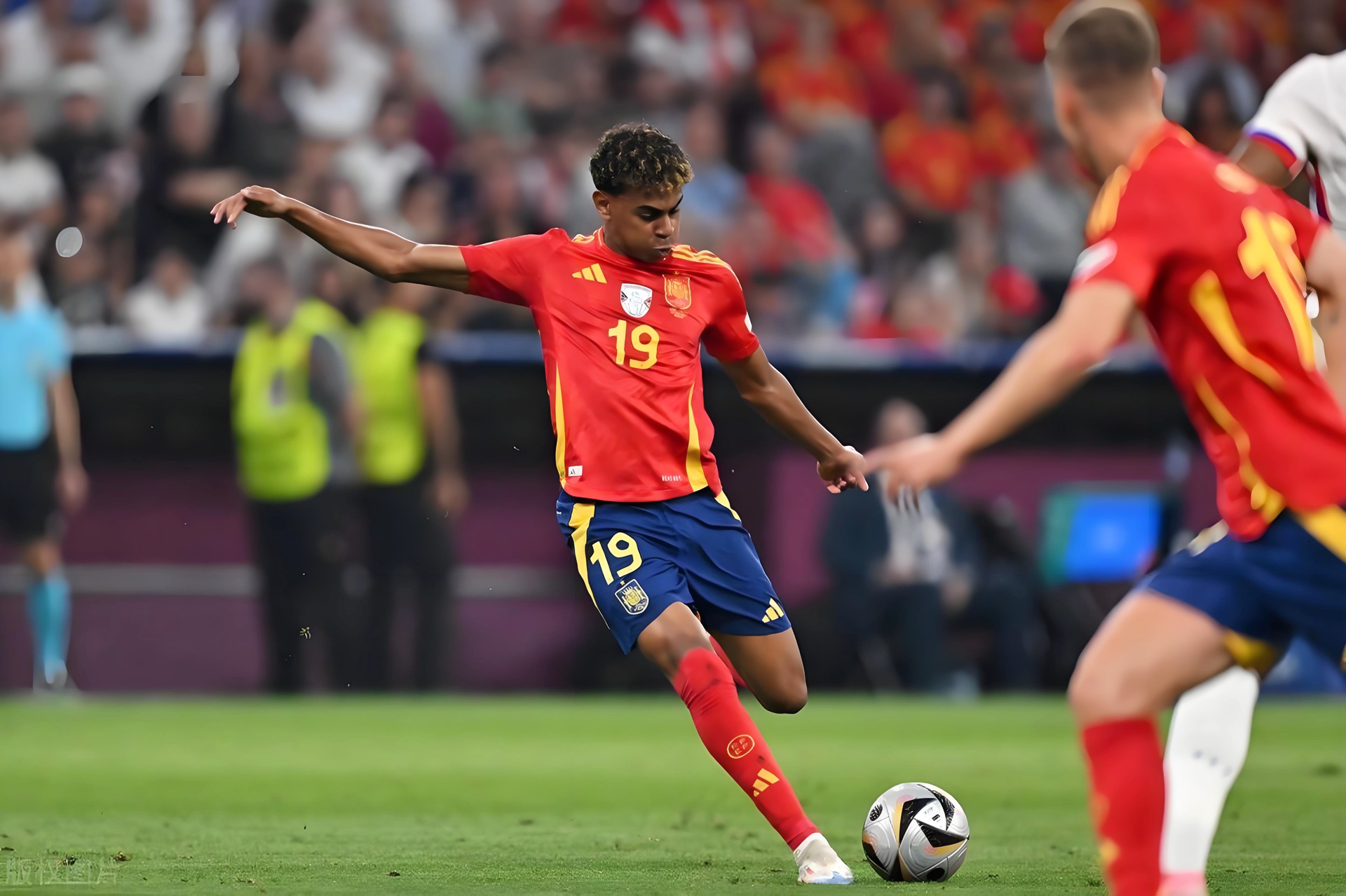 关于巴萨鏖战阿森纳，奥亚尔萨瓦尔惊艳四座的信息