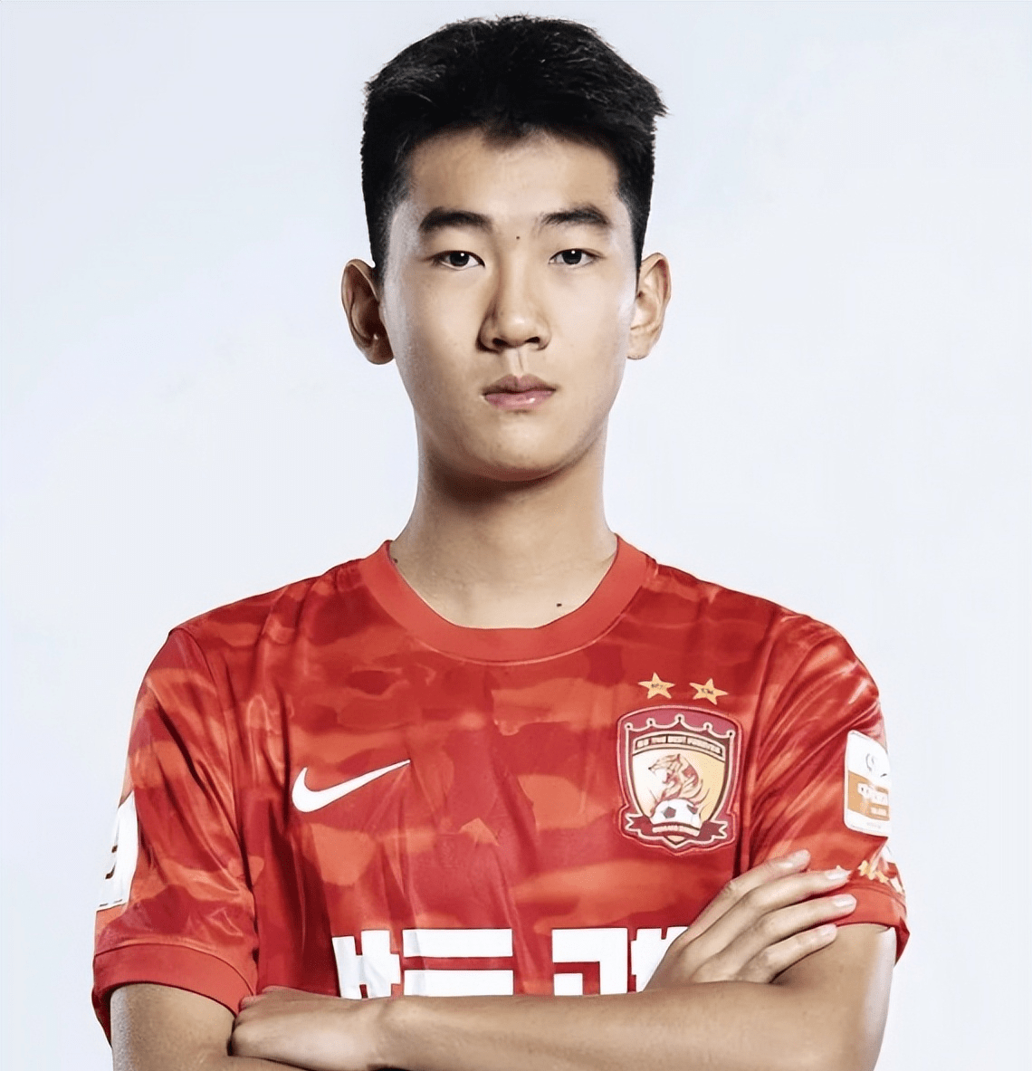 卡纳瓦罗领衔恒大斩获三连胜的简单介绍