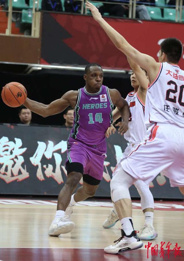 河南男篮击败上海队，连胜气势如虹的简单介绍