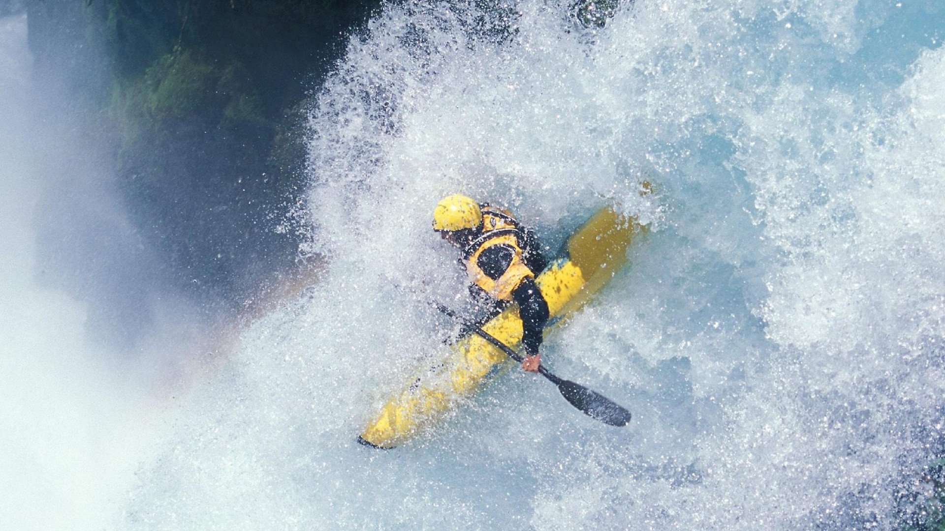 范戴克连续得分拉开差距，加拿大轻取比利亚雷亚尔，战术纪律与个人英雄主义的完美结合